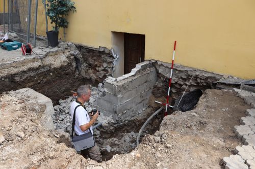 Archeológ TNM Peter Schreiber o vykopávkach pri knižnici