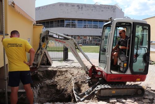 Prístavba výťahu VKMR na Jaselskej ulici, 9. 8. 2019