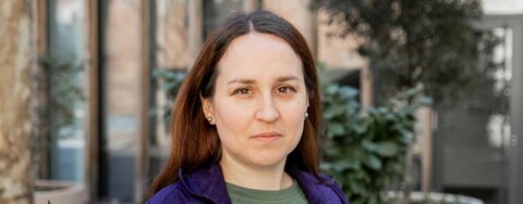 Medzi cestami a hranicami