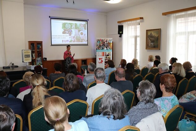 Beseda s pedagogičkou DIANOU MOZOLÁKOVOU spojená s prezentáciou jej knihy "Liečivá sila divokých byliniek"