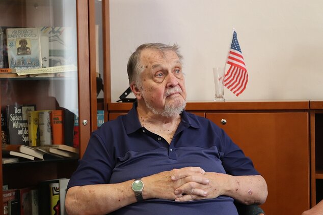 Prezentácia knihy "Môj otec bol ľavičiar, no ja som dopadol dobre" za účasti autora E. KONECNIKA a jeho bratranca, vydavateľa knihy J. KONEČNÉHO.