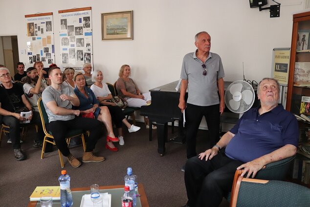Prezentácia knihy "Môj otec bol ľavičiar, no ja som dopadol dobre" za účasti autora E. KONECNIKA a jeho bratranca, vydavateľa knihy J. KONEČNÉHO.