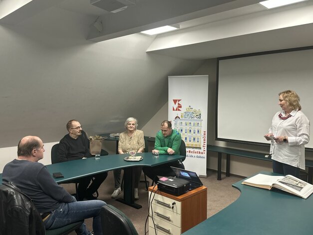 Uvedenie do života knihy Reflexie o náhradnej starostlivosti detí.