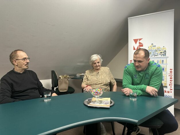 Uvedenie do života knihy Reflexie o náhradnej starostlivosti detí.