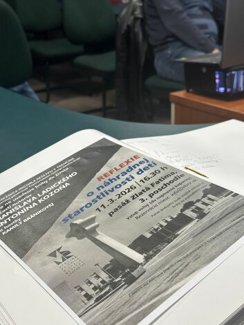 Uvedenie do života knihy Reflexie o náhradnej starostlivosti detí.