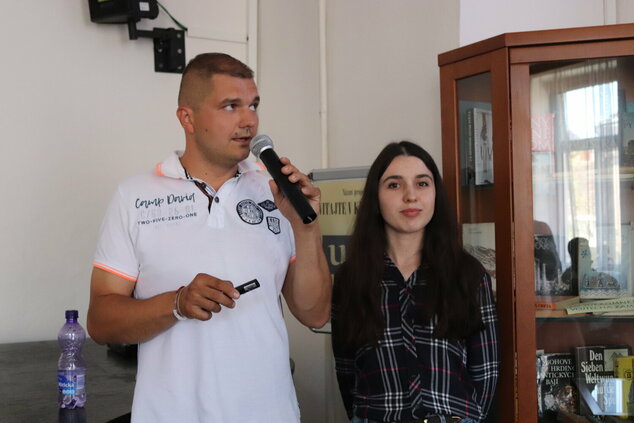 Beseda s cestovateľmi VANDOU KOZINKOVOU a BENJAMÍNOM VASKOMo ich zážitkoch z potuliek po ostrovnom raji v Indickom oceáne