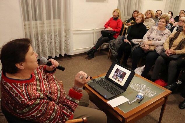 Prednáška historičky a etnologičky KATARÍNY NÁDASKEJ o významných dňoch zimného slnovratu v tradičnej ľudovej kultúre Slovenska