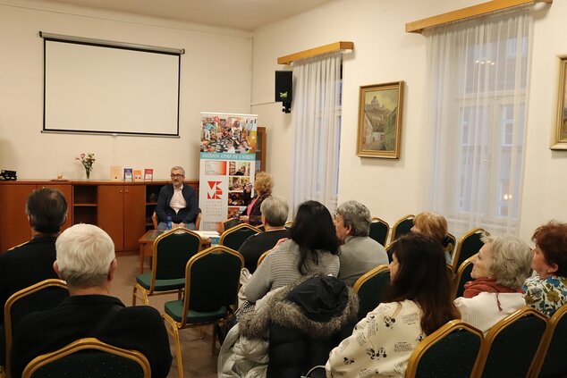 Stretnutie členov LK Omega spojené s prezentáciou novej básnickej zbierky Ľ. MARETTU
