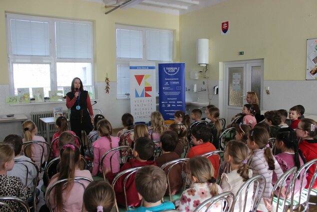 Beseda so Zuzanou Vavrovou Nemčkovou, autorkou prvej environmentálnej knihy s názvom "Kto je Smeťko?"