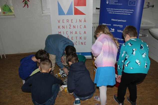 Beseda so Zuzanou Vavrovou Nemčkovou, autorkou prvej environmentálnej knihy s názvom "Kto je Smeťko?"