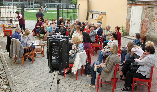 Noc literatúry v Trenčíne ´2016 rozsvietil v knižnici rodák z Kálnice, výtvarník Milan Stano