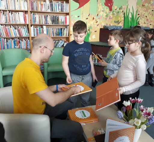 Beseda s Matejom Zámečníkom, mladým trenčianskym autorom originálnej knižky "Nakresli si príbeh"