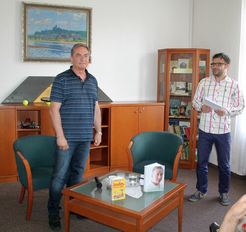 Beseda s telovýchovným lekárom, publicistom, pesničkárom P. Malovičom o dopingu pre telo i dušu