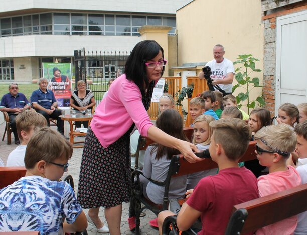 Uvedenie novej trenčianskej legendy a knižky za účasti autorov VLADA KULÍŠKA (text) a JOZEFA VYDRNÁK