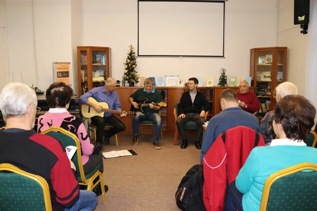 Uvedenie do života nového zborníka literárnych prác členov LK Omega v Trenčíne