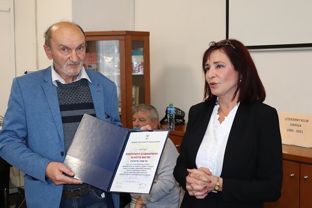 Stretnutie amatérskych literátov pri príležitosti 25. výročia vzniku LK Omega v Trenčíne