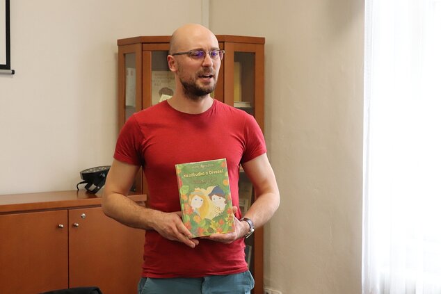 Beseda so spisovateľom MATEJOM ZÁMEČNÍKOM o jeho ekologických knihách pre deti.