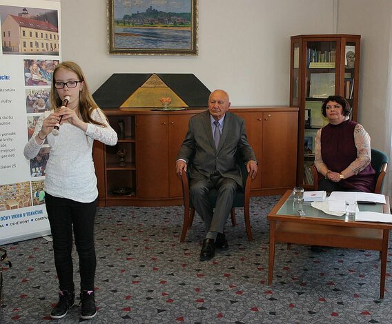 Prezentácia básnickej zbierky "Ja zdravie i šťastie vinšujem Ti a nielen liekmi, ale aj nežným slovo