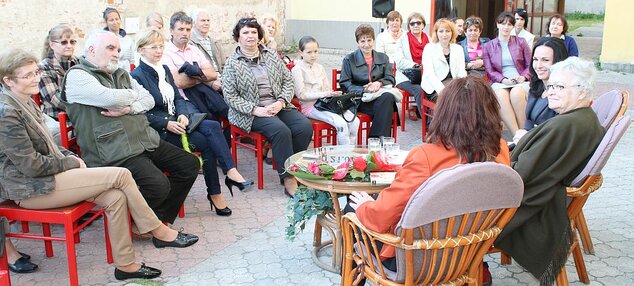 Noc literatúry – verejné čítanie na netradičných miestach s cieľom upozorniť na význam literatúry, s