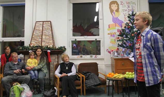 Charitatívne predvianočné podujatie v knižnici, venované deťom z DD Lastovička v Trenčíne
