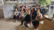 Prekvapenie pre knihovníka Tea - informačná hodina spojená s čítaním v pracovisku Dlhé Hony