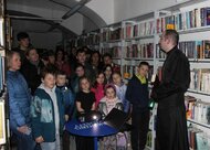 Nočná komentovaná prehliadka knižnice v rámci programu Light Art Festivalu