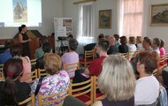 Rozprávanie cestovateľky Ireny Chrapanovej o zážitkoch počas potuliek po exotickom ostrove Cejlón
