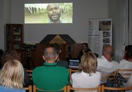 Prezentácia cestopisu dobrodruha M. Knitla v znamení výpravy do vnútrozemia ostrova Nová Guinea