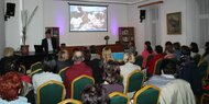 Beseda s novinárom, moderátorom, pedagógom P. Hermanom, viacnásobným víťazom ankety OTO