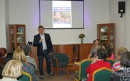 Beseda s novinárom, moderátorom, pedagógom P. Hermanom, viacnásobným víťazom ankety OTO