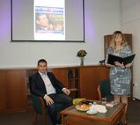 Beseda s novinárom, moderátorom, pedagógom P. Hermanom, viacnásobným víťazom ankety OTO