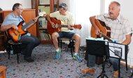 Letný podvečer v knižnici s trenčianskou rodáčkou, hereckou legendou, recitátorkou a „Grande Dame“ S