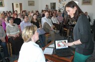 Beseda so spisovateľkou E. Khidayer - arabistkou, bývalou diplomatkou v Egypte, Kuvajte a Iraku
