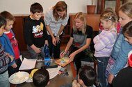 Bryndzovníci v knižnici II Bryndzovníci v knižnici II