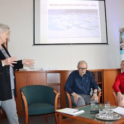 Prezentácia knihy venovanej 50. výročiu založenia Detského mestečka v Trenčíne - Zlatovciach