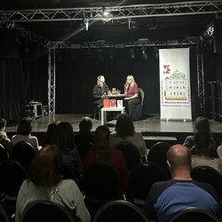 Beseda v Klube Lúč spojená s prezentáciou najnovšej knihy spisovateľky, podnikateľky a mentorky osobnostného rozvoja, MICHAELY KRÁLIKOVEJ.