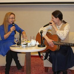 Literárny podvečer so Simou Magušinovou v Hoteli Elizabeth. Moderátorka: Zuzana Mišáková